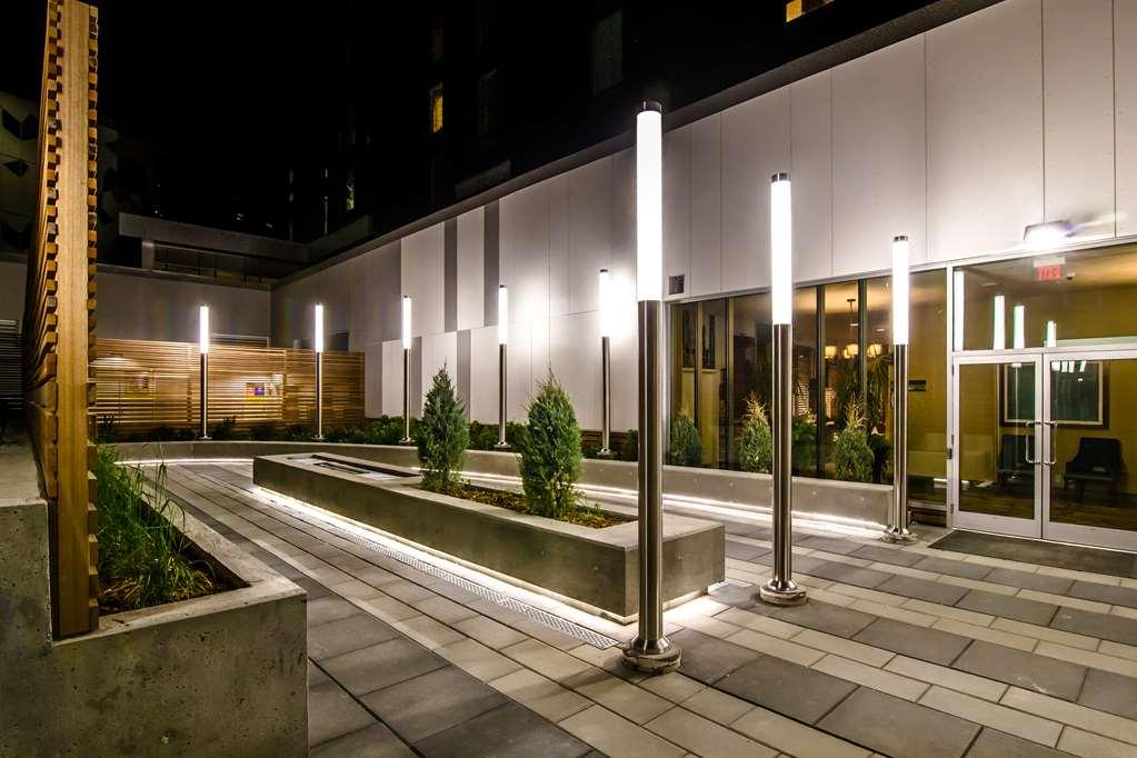 Homewood Suites By Hilton Calgary Downtown Exterior foto
